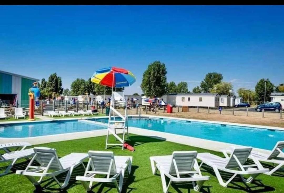 Three Jays Hotel Saint Osyth Exterior foto